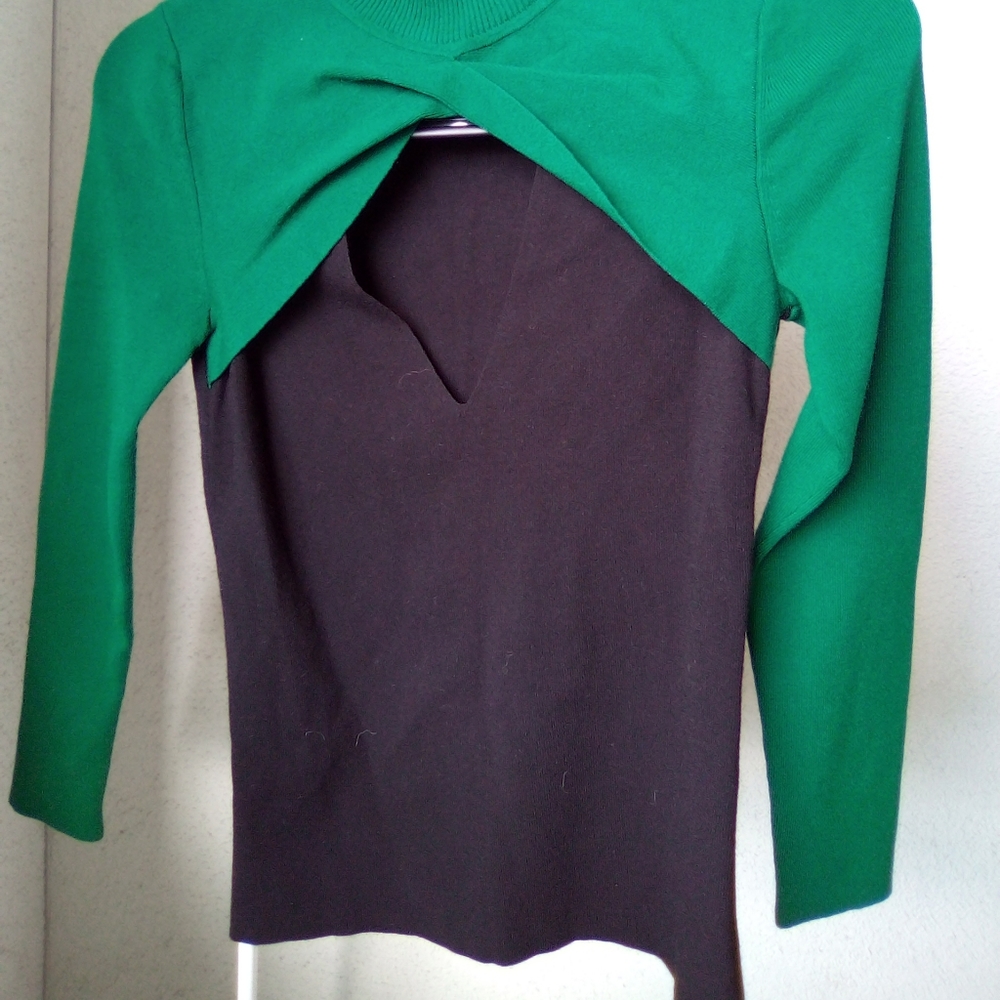 A L C sexy v neck knit wear